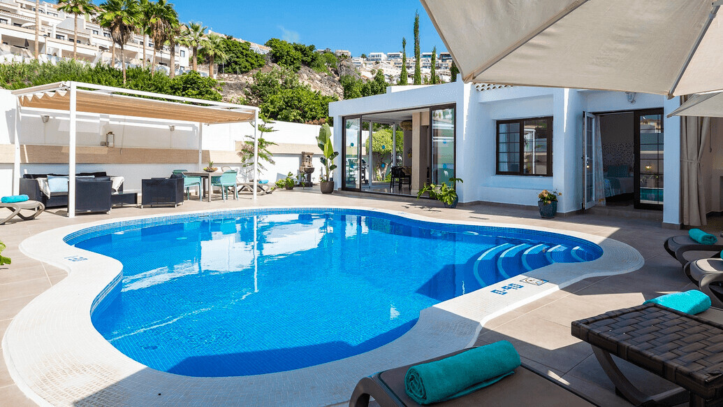 Luxury Villa with Private Pool 